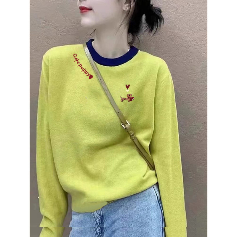 Contrast Color Collar Thermal Base Layer Shirt 2026 New Design Stylish Inner Wear Round Neck Long Sleeve T-Shirt for Women Unique and Beautiful Top