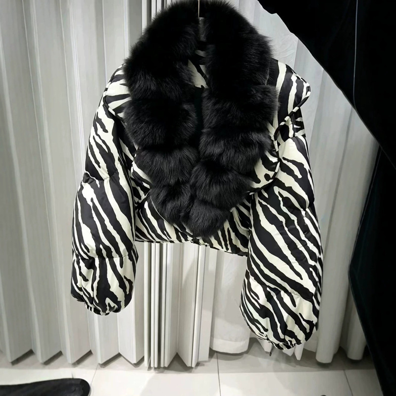 2026 Winter New Style Women's Short Down Jacket with Natural Fox Fur Collar and Puff Sleeves, Fashionable Loose Thick Coat 2026 Winter New Style Women's Short Down Jacket with Natural Fox Fur Collar and Puff Sleeves, Fashionable Loose Thick Coat