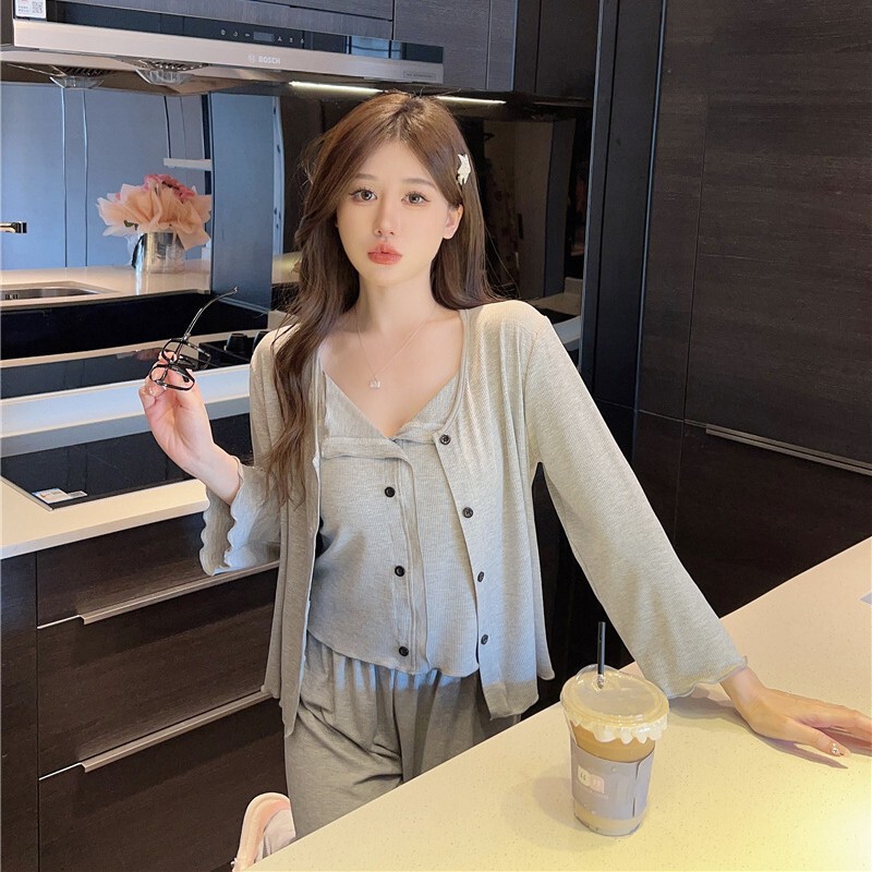 Clearance Pajamas Women's Spring and Autumn Modal Cotton Pit Strip Comfortable Long-sleeved Trousers Sling Three-piece Set Plus Bracket Cotton Home Clothes Clearance Pajamas Women's Spring and Autumn Modal Cotton Pit Strip Comfortable Long-sleeved Trousers Sling Three-piece Set Plus Bracket Cotton Home Clothes