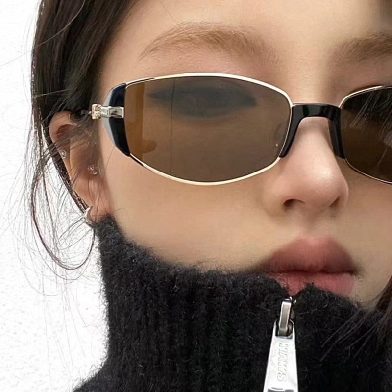 Damen Sonnenbrille Mit Schmalem Rahmen Im Retro Design_voghion.com