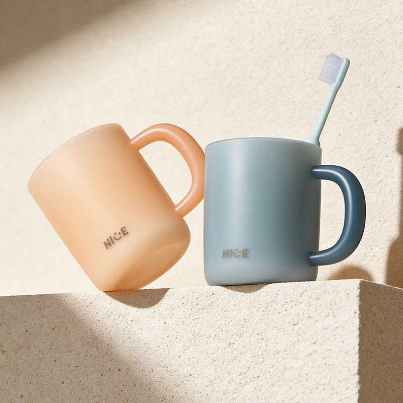 Tandborstkopp med färggradient för par i livsmedelsgodkänd plast_voghion.com
