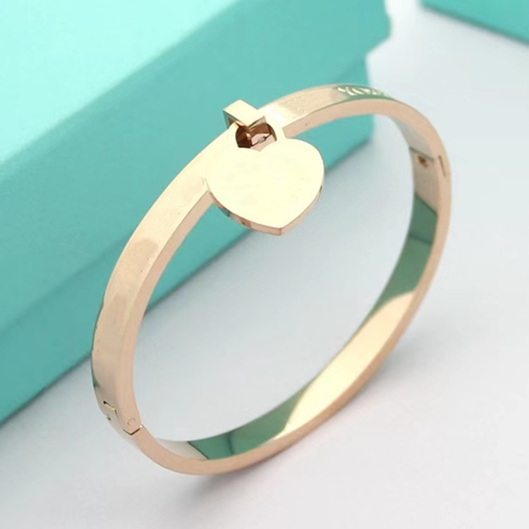 Heart Shape Pattern Simple Style Heart Shape Titanium Steel Charm Bangle