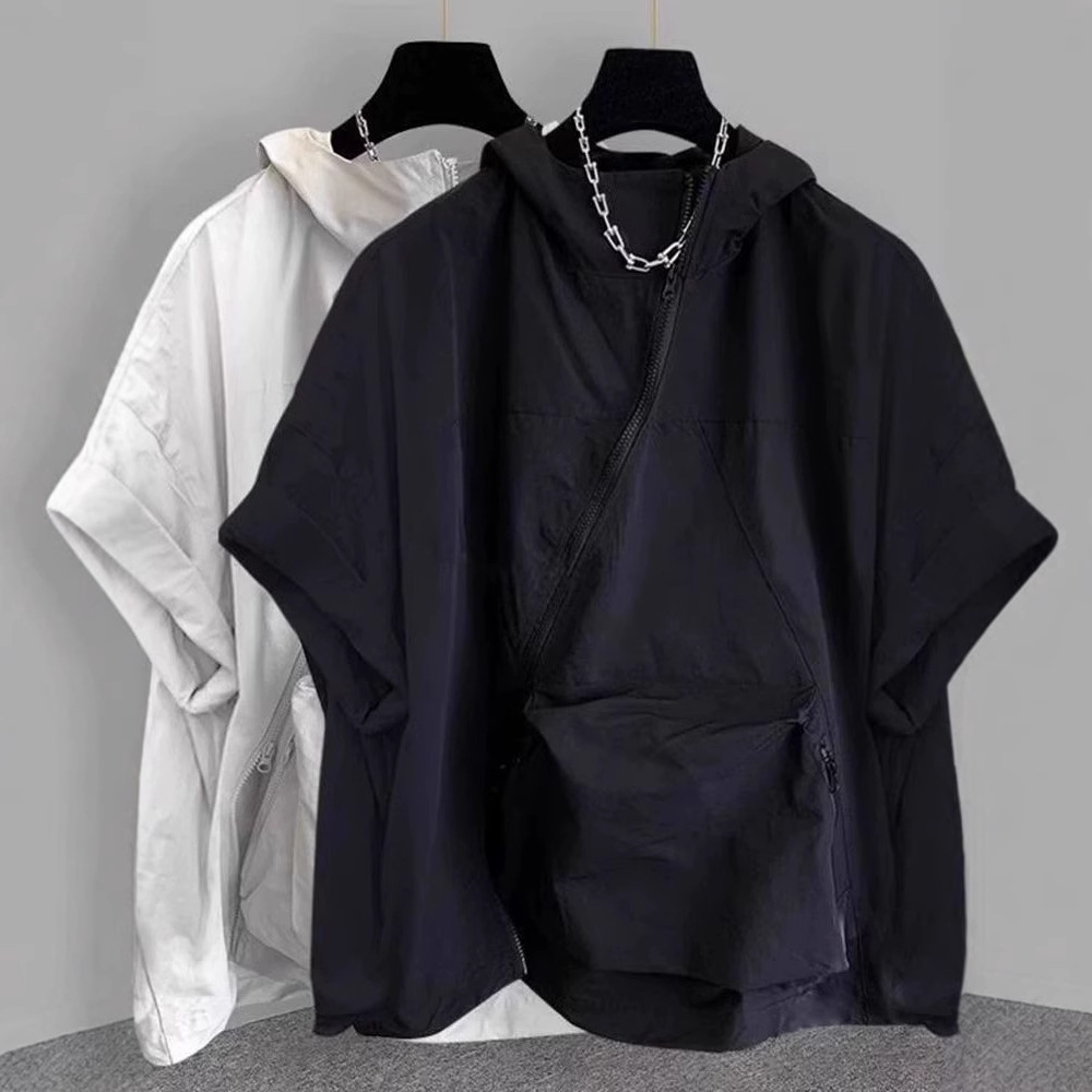 Design trend short sleeve T-shirt with zipper with hood