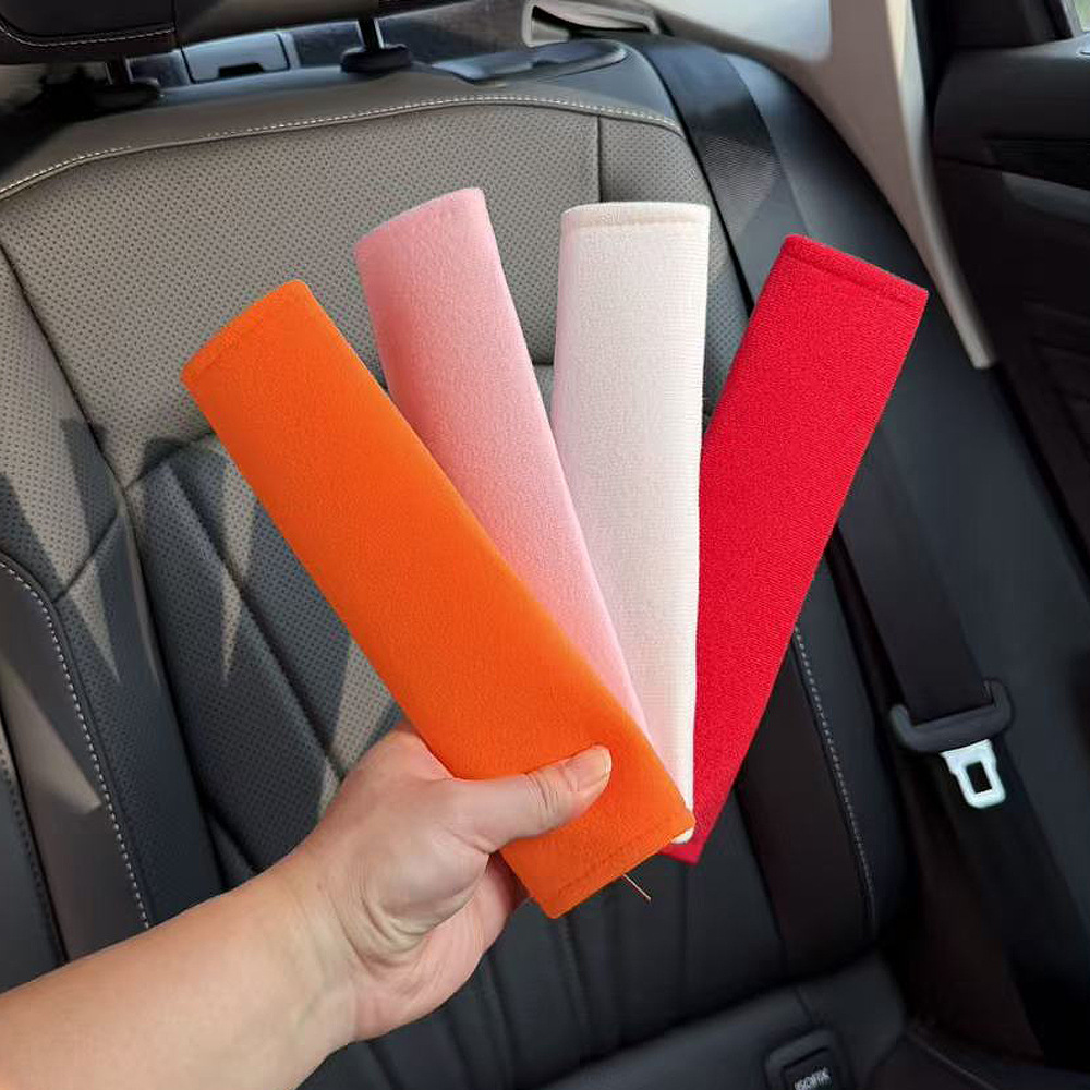 Protector de Hombro para Cinturón de Seguridad de Terciopelo Suave para Automóvil image 1