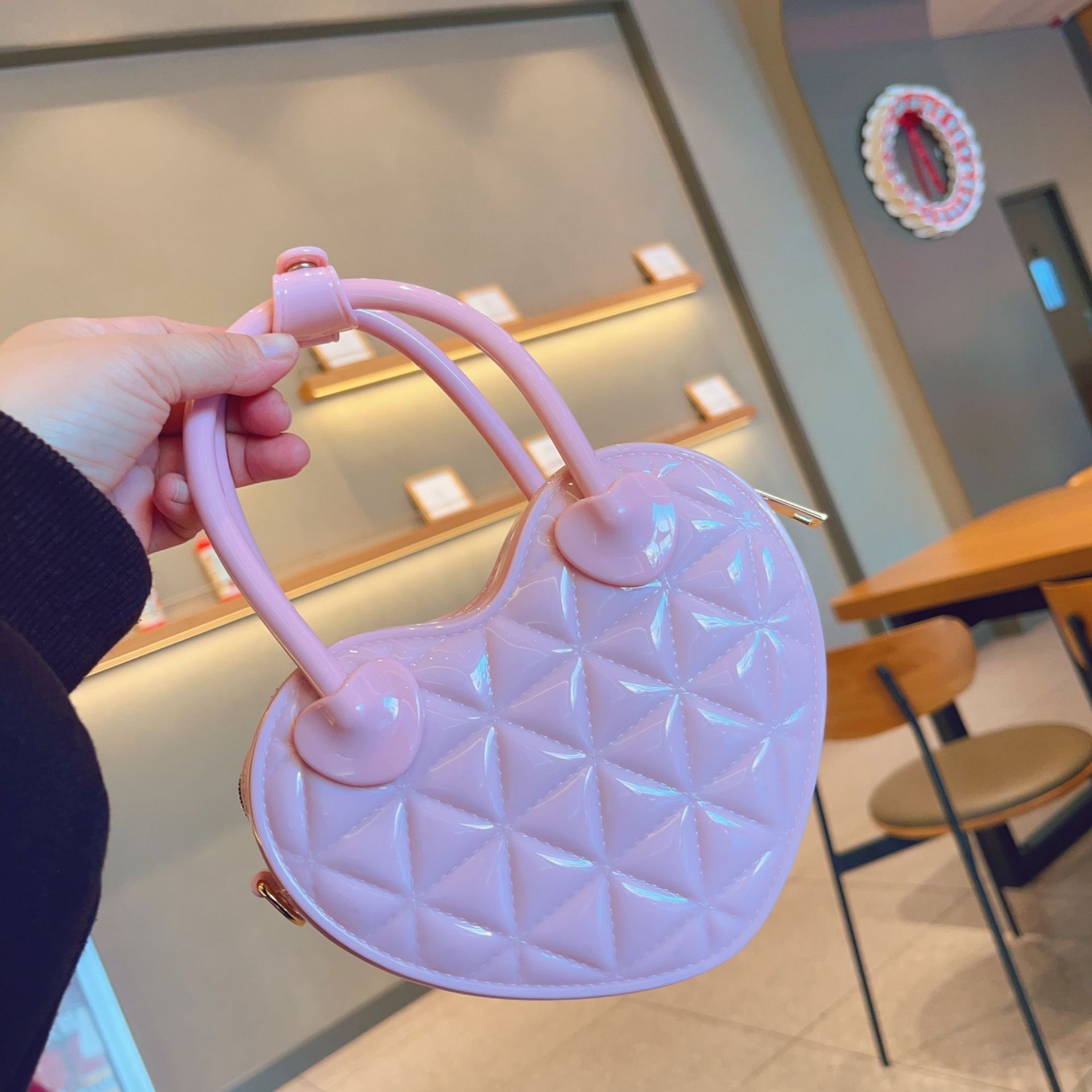 New PVC jelly bag for early spring 2025, heart-shaped hand-held small bag, diamond-shaped single-shoulder crossbody ladies' bag, sweet small bag undefined