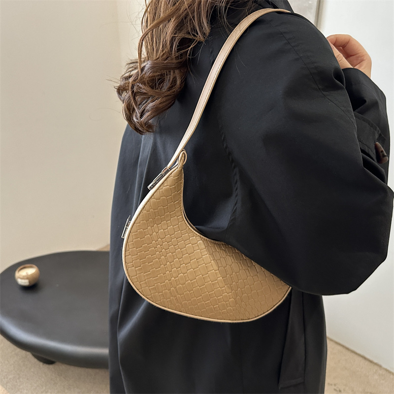 Nuevo bolso de medio mes, bolso de hombro de mensajero portátil ajustable, bolsa de media luna de moda, bolsa de bola de masa, 2024 invierno de alto valor