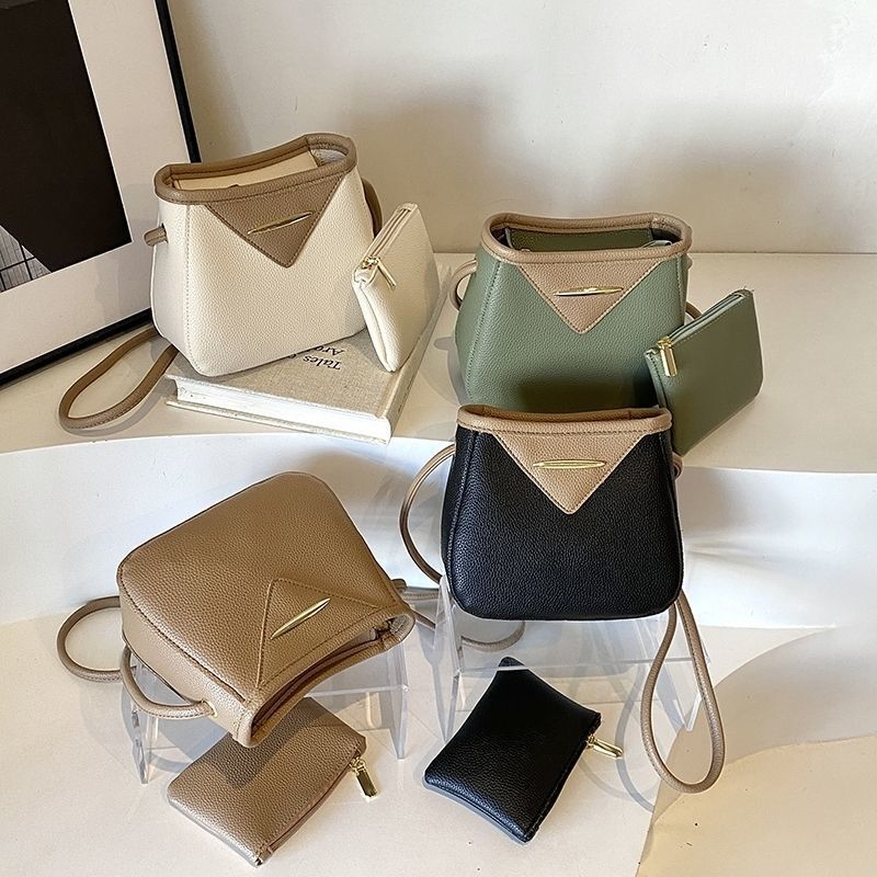 This year's popular small bag women's 2025 new summer all-match shoulder messenger bag texture money bucket This year's popular small bag women's 2025 new summer all-match shoulder messenger bag texture money bucket