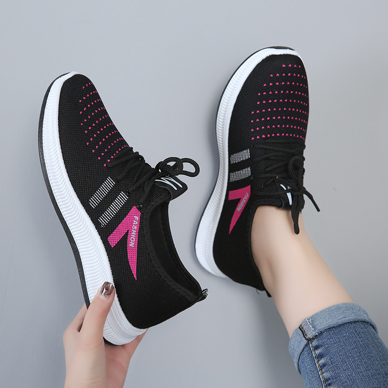 老北京布鞋女2021款軟底平跟女鞋透氣中老年媽媽鞋休閑低幫健步鞋