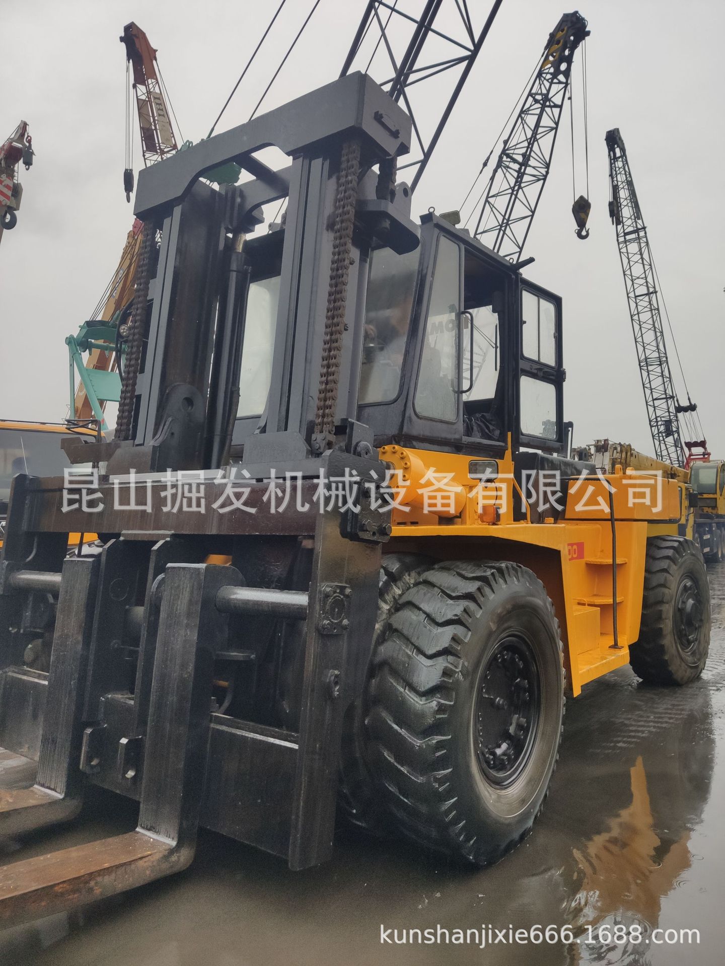 二手30吨小松叉车  KOMATSU  小松30吨叉车出售