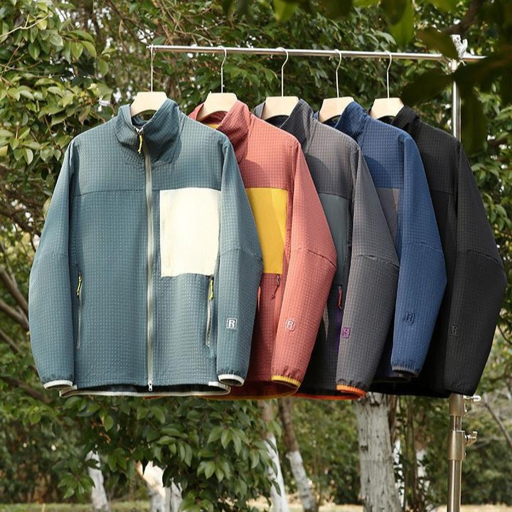 Outdoor R2 Windproof and Water-Repellent Lightweight Classy Checkered Velvet Warm Spring & Fall Men's and Women's Outdoor Fleece Sweatshirt Jacket