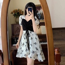 2025年新款泡泡袖碎花连衣裙子女装夏季设计感小众法式小个子短裙