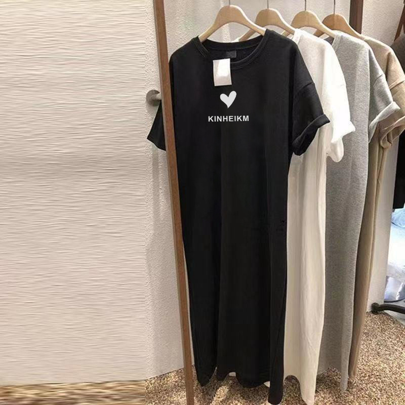 배꼽을 커버해주는 배형 몸매를 위한 반팔 티셔츠와 여름용 롱 스커트, 뚱뚱한 여자를 위한 슬리밍과 살을 커버해주는 캐주얼 드레스