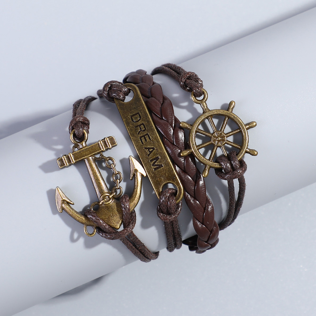 Fashionable woven universal bracelet for men and women