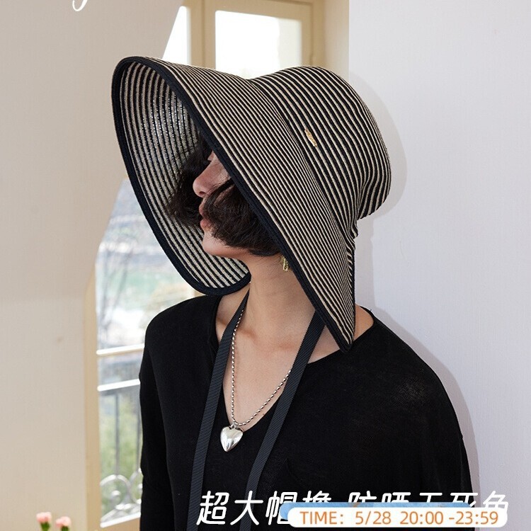 High-Quality Counter Model Normcore Style ~ Oversized Brim Stripesd Wrap-Around Sun Protection Straw Hat Can Be Tied into a Ponytail at the Seaside