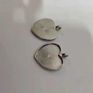 贴皮桃心