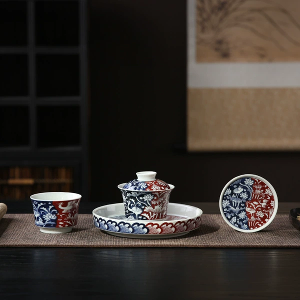 A heronaceae water chestnut three-cup bowl set