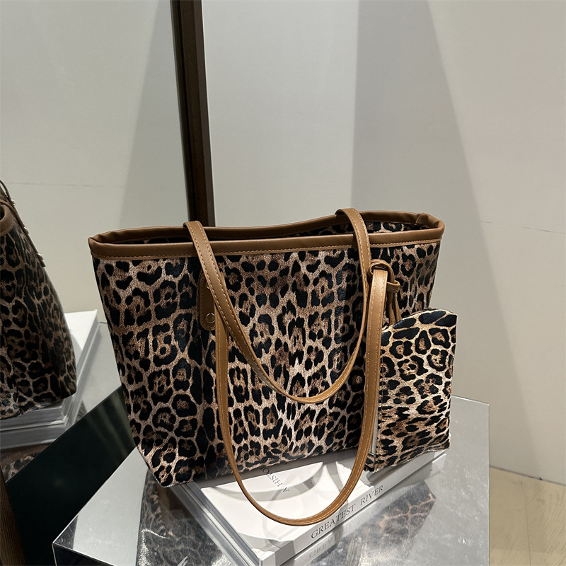 Bolso con estampado de leopardo para mujer de gran capacidad 2024 nuevo otoño e invierno bolso de compras casual de un solo hombro bolso de viaje de trabajo de moda