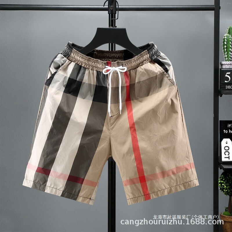 Plaid Shorts for Young Men, Casual Beach Shorts, Summer New Style, Trendy Fashion, Large Shorts, Mid-Waist, in Stock