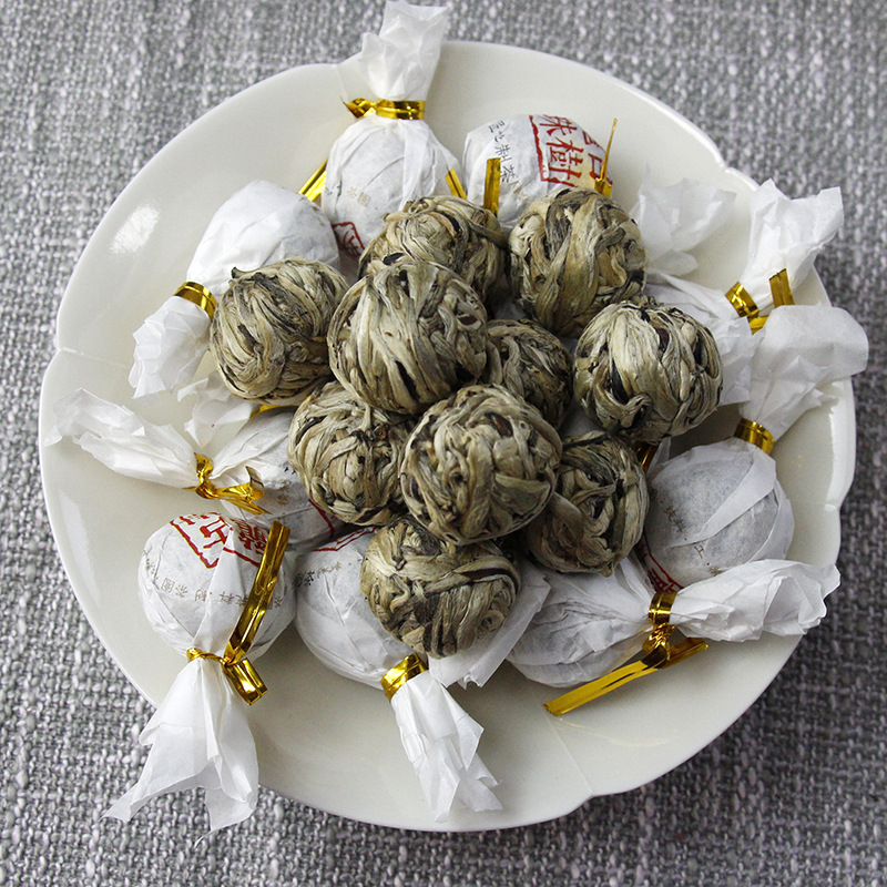 Yunnan ancient tree White Tea Dragon beads wholesale Jinggu white silver needle Dragon beads bulk single Bud Moonlight White Hair big white bud