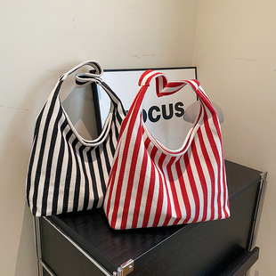 �n��ײɫ��ˇ��������sС���l�y���������e�r�д������μ�Ů��