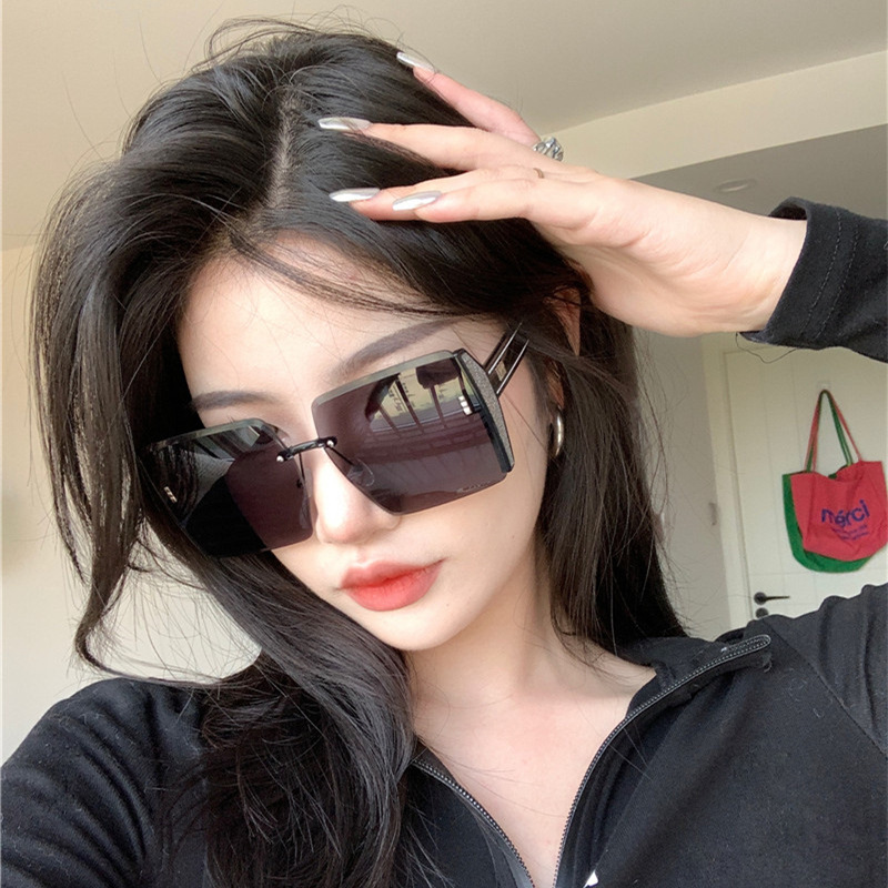 Retro de alto grado textura borde grueso brillo lado sin marco cuadrado negro gafas de sol de las mujeres cara grande adelgazamiento gafas de sol