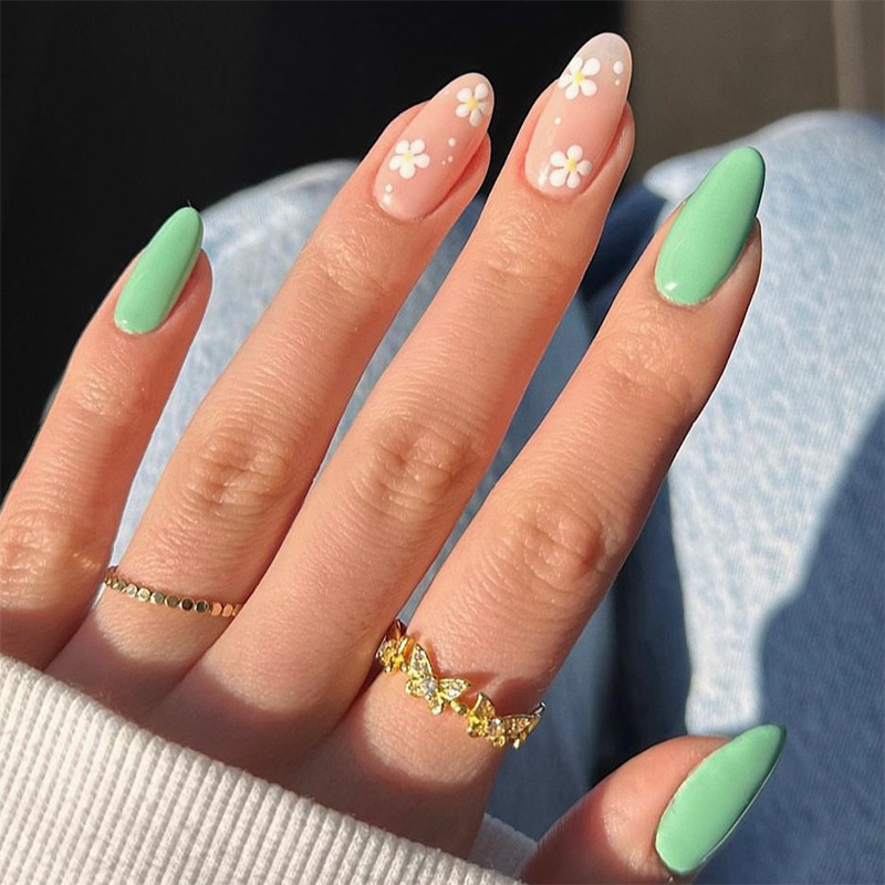 Short almond early spring contrast color flower European and American simple sweet spring foreign trade wear nail beauty nail piece nail 24 pieces