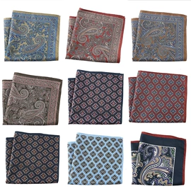 丝巾;胸针;领带