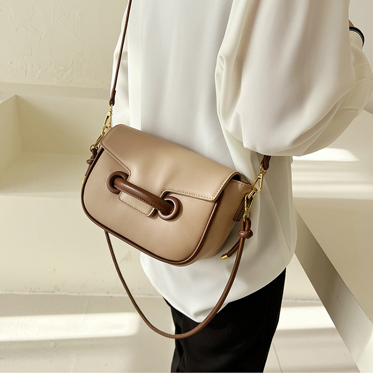 Fashion Small Square Bag Contrast Color Shoulder Bag Retro Messenger Underarm Bag display picture 4