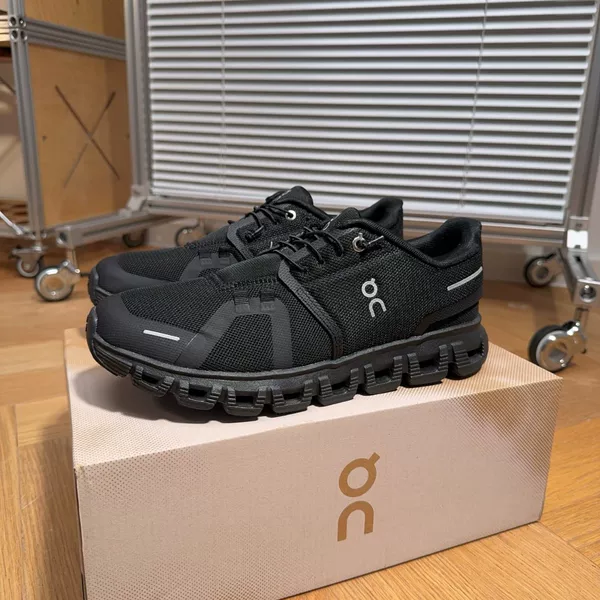 On Cloud 6 Comfortable Non-Slip Wear-Resistant Low-Top Casual Running Shoes for Men and Women Lightweight Tennis Sports Casual Shoes