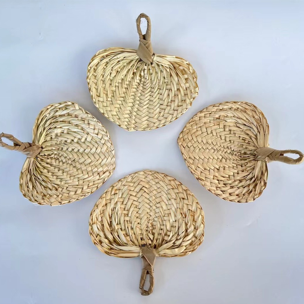 Summer handmade mini cattail fan vintage style retro straw hand fan home decoration palm leaf fan wholesale