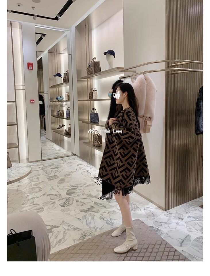 Bốt ngắn nữ mũi vuông bằng da bò nguyên miếng, gót vừa 3–5 cm, đế dày, khóa kéo phía sau — Màu trắng (giày bốt ngắn), Màu đen (giày bốt ngắn), Đen (bốt) chi tiết 45