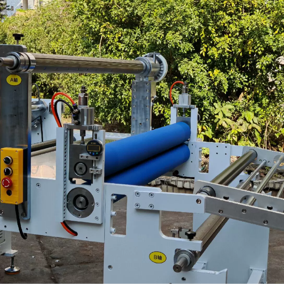 硅胶贴合分条裁切机