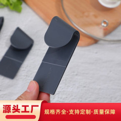 壁掛け式の鍋の蓋の置物の現物の台所用品の置物は鍋の蓋の棚を調節できます。