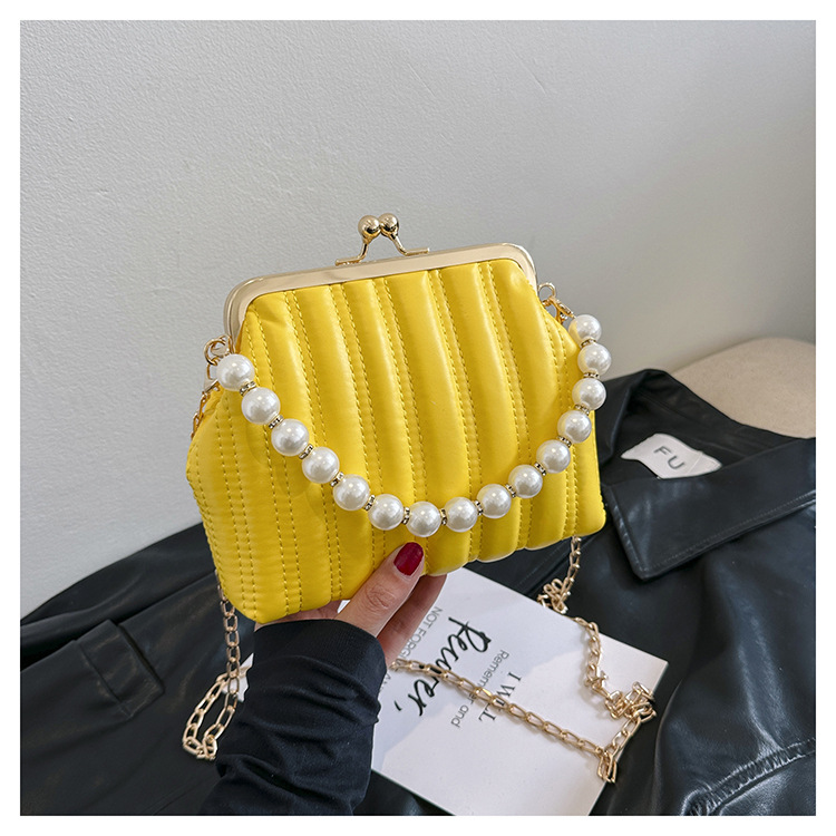 Women's Small Pu Leather Solid Color Vintage Style Classic Style Beading Clasp Frame Dome Bag display picture 6