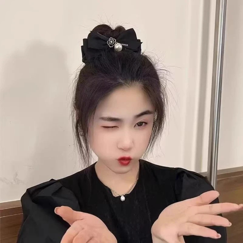 韓国版の軽い豪華なツバキの花の蝶結びの大きい腸の輪の気質の百合の後頭部の馬尾の真珠の髪輪の髪飾り|undefined