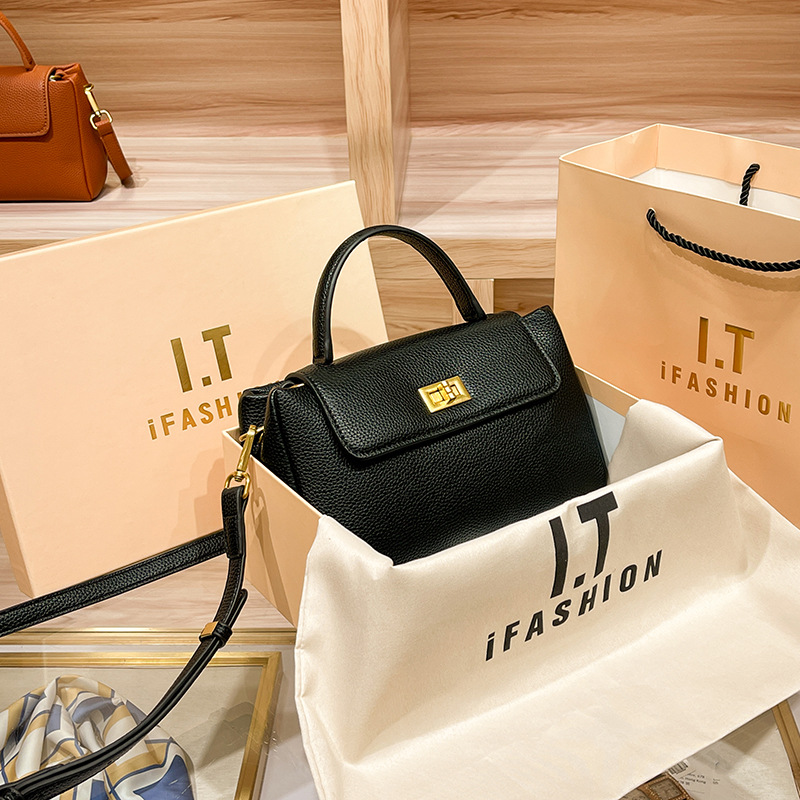 Versatile Women's Shoulder Handbag With Texture Fashion Design_voghion.com