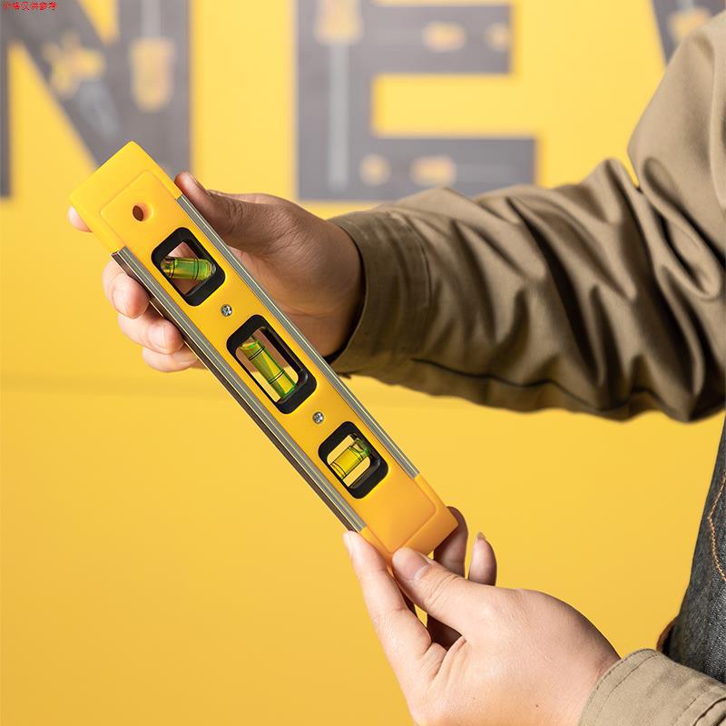 得力工具鱼雷式9英寸强磁鱼雷式水平尺迷你便携230mm【DL290230】