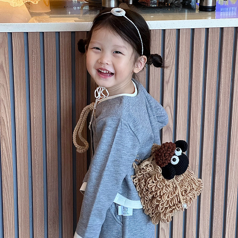 Bolso de hombro para niños y niñas japoneses, lindo y lindo bolso de mensajero para bebé cordero tejido de ganchillo 2025 nuevo bolso para niños de comercio exterior