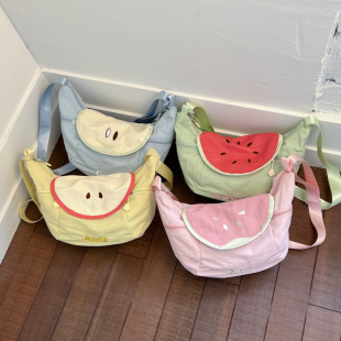 �ɐ�ˮ����Ӱ���ɫ��Ͱ�������Ůʿ�μ��2025�¿��ϰ�ͨ��Ů��