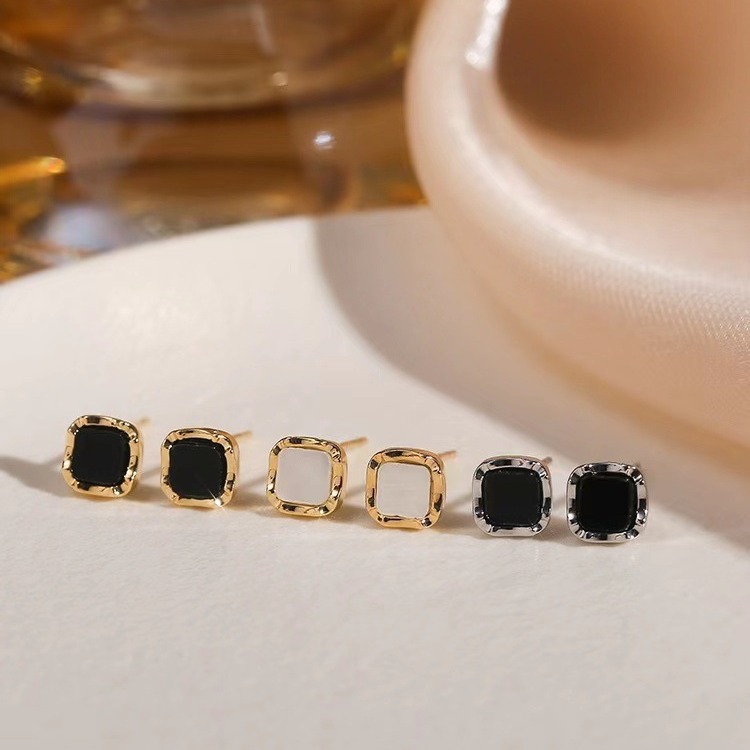 Black geometric square small sophisticated design fashionable…