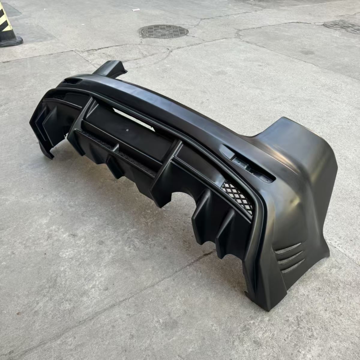 Suitable for 09-13 Mitsubishi Lancer Varis3, including the front bumper, rear bumper, and body kit for modification