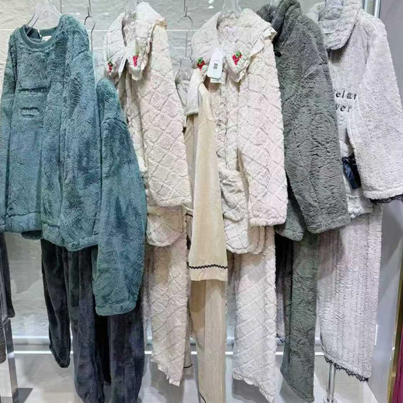 25 Winter Thickened Quilted Couple Loungewear Live Stream Brand Large Size Women's Clothing Clearance Stock