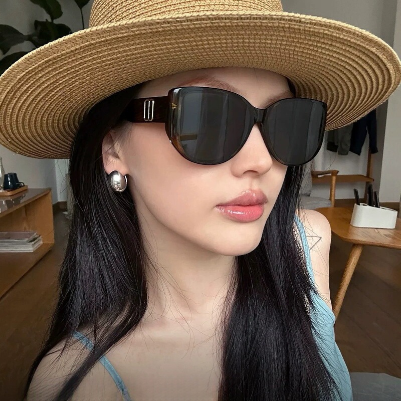 2026 New Style High-End Slimming Sunglasses, Fashionable and Versatile, Sun Protection and Uv Protection Sunglasses for Driving