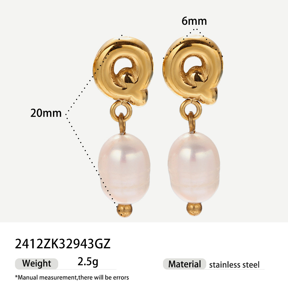 Alta europa y americana de acero inoxidable pendientes de perlas de alta calidad nicho simple joyería de acero de titanio letras pendientes de oro y plata mujeres