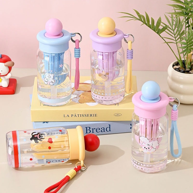 Neue Kinder-Trinkflasche aus Kunststoff (Modell 2026) für Mädchen, mit Tee- und Wassertrennung, Strohhalm, großem Fassungsvermögen, hochwertigem Cartoon-Motiv, ideal für Schülerinnen._voghion.com