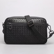 时尚真皮新款男挎包手工编织单肩包男经典横款包头层打蜡牛皮