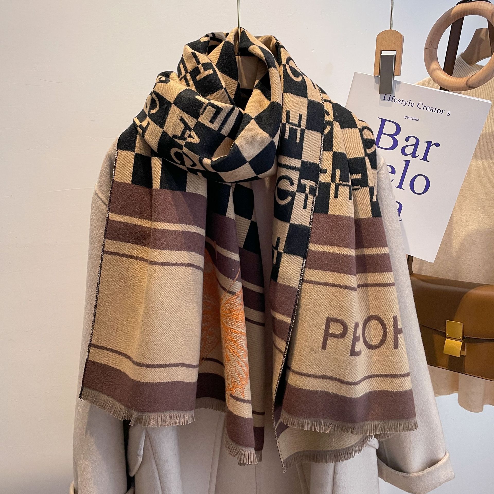 Bufanda de Cachemira de doble cara Otoño e Invierno Nueva bufanda exterior de moda a cuadros británica cálida bufanda engrosada de longitud media