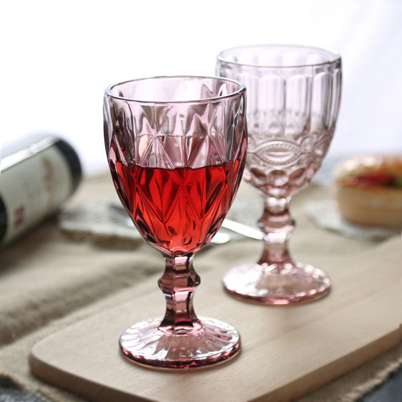 Gran por mayor transfronterizo vasos de vino en relieve europeos tazas de vidrio de colores tazas de bebida de jugo de frutas espesadas tazas de leche de boda tazas de pies altos