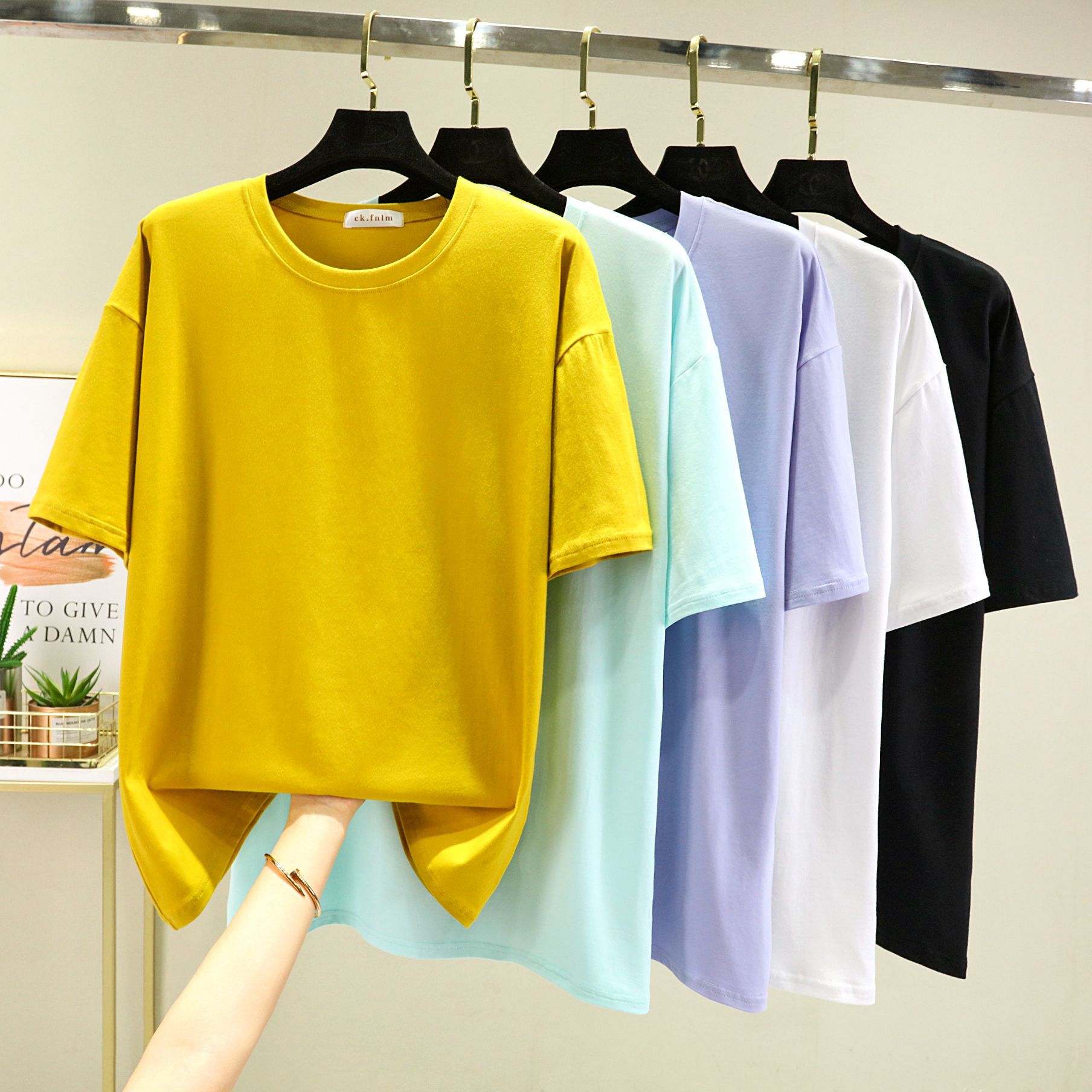 Summer T-shirt with a round collar for men and women