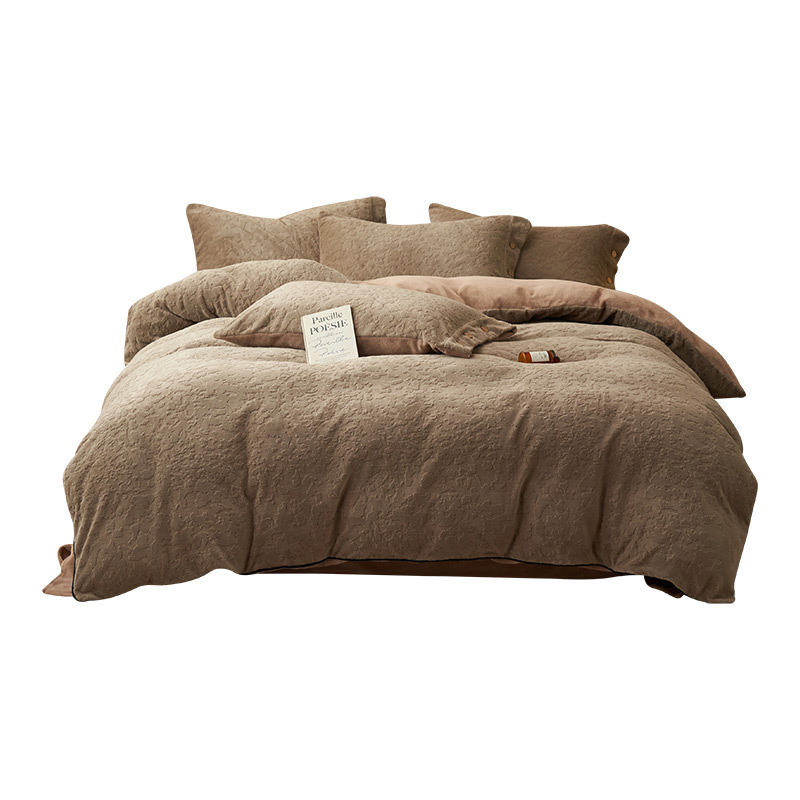 Otoño y invierno tallado de leche de lana de cuatro piezas lujoso lujoso de alto grado engrosado colcha de cama de lana de coral brida